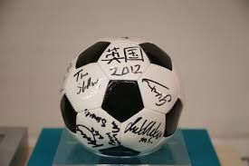 詹姆斯称单打独斗非赢球之道，强调传球与挡拆战术