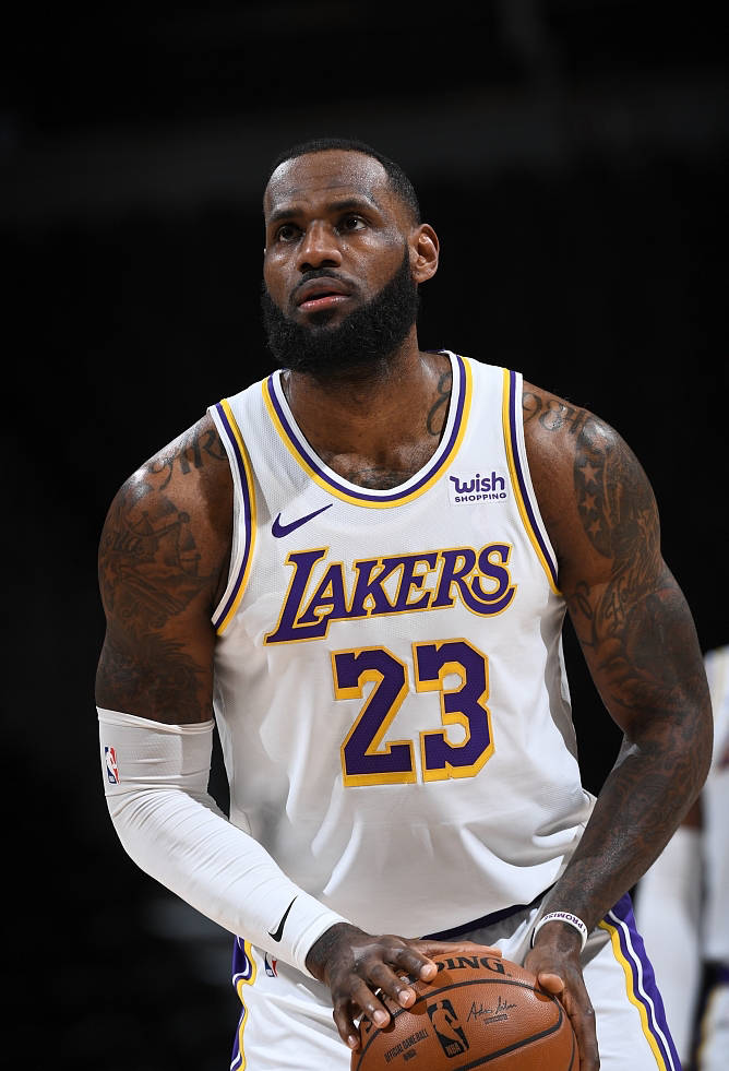 右侧一球位 右侧一球位